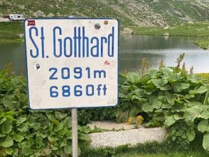 0A127200-C9E5-4059-A4EA-9782DE87536D 4 5005 c