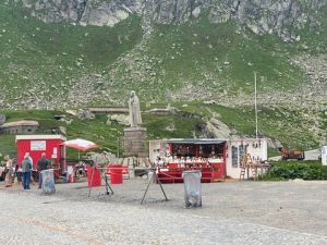 1300E134-34FF-4F3C-B2EF-CFE3A16A0727 4 5005 c