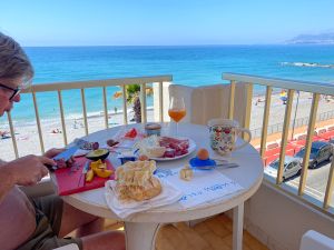 4C2E20A5-0193-4AE4-A9E2-7381A4CB1B91