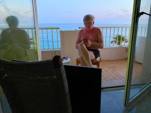 61AB1EA7-A4DA-4DAD-A0C4-C8CD8F709381 4 5005 c