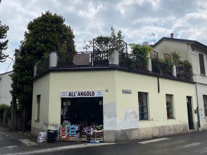 8F4986D4-3999-4B0C-AF22-FB93AD801751