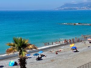 9275AD1B-5383-4E79-A0F5-8D6670C9CEEB