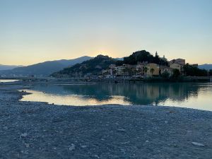 A3F4E7A9-10F6-4815-BE1F-274634AEAB7D