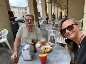 D5EC7E61-A858-4E1E-B8AD-42344E66E952