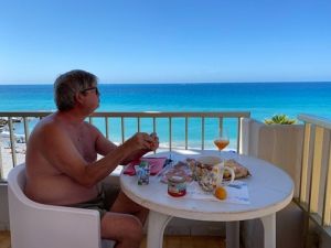 E2B4C247-5E49-4B5C-89CF-D33512545CAE 4 5005 c